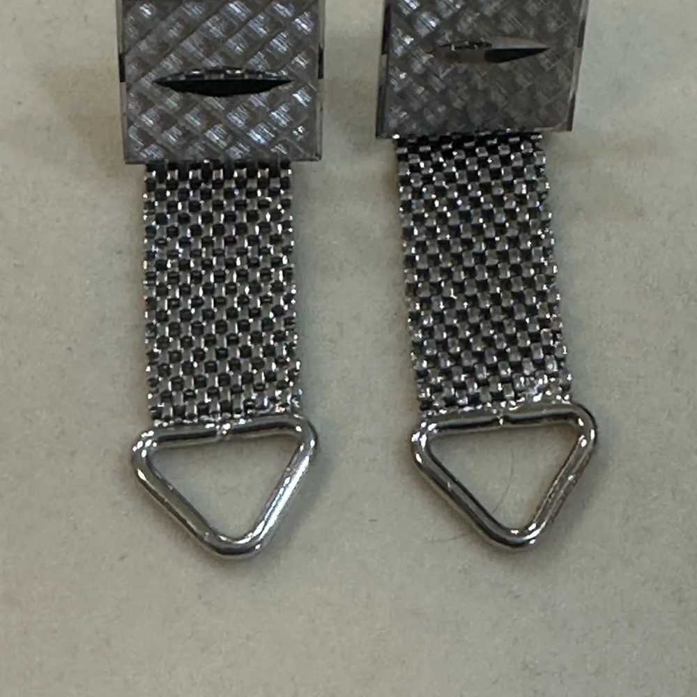 Vintage Non-Magnetic Silver Tone Wrap Around Mesh Cufflinks - MCM